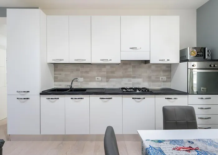 Silver Dream Cornelia, Elegant With Car Park Apartment *