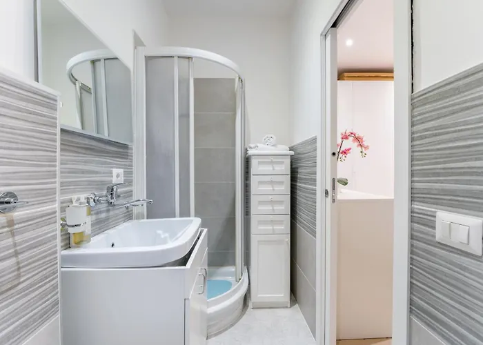 Apartment Silver Dream Cornelia, Elegant With Car Park Rome