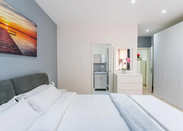 Apartment Silver Dream Cornelia, Elegant With Car Park