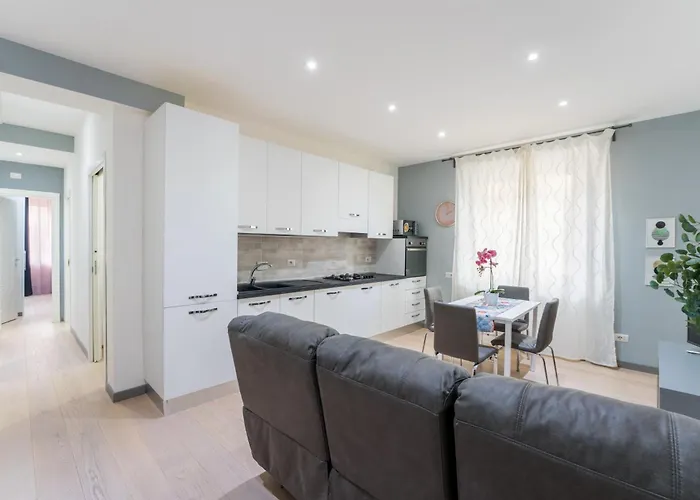 Silver Dream Cornelia, Elegant With Car Park Apartment Rome
