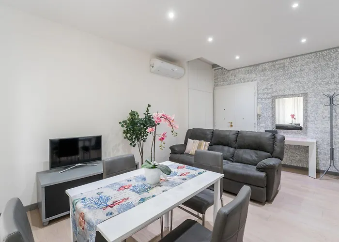 Silver Dream Cornelia, Elegant With Car Park Apartment *