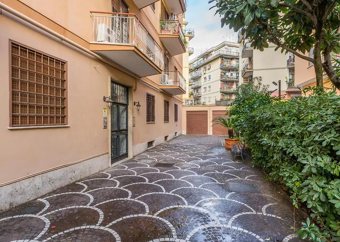 Apartment Silver Dream Cornelia, Elegant With Car Park Rome